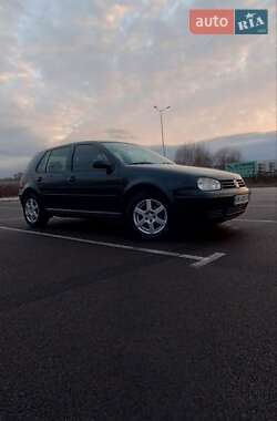 Хэтчбек Volkswagen Golf 1999 в Ровно