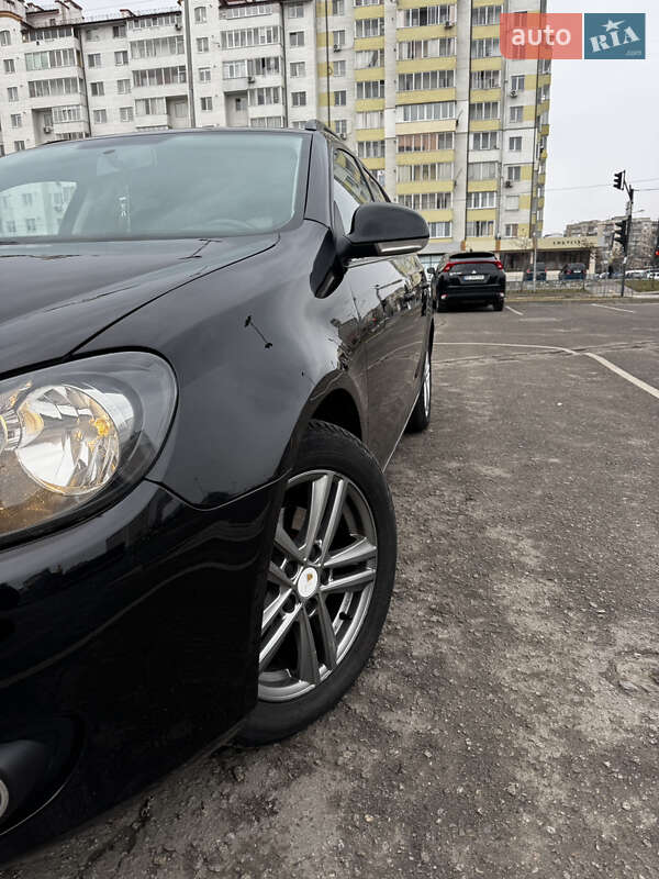 Универсал Volkswagen Golf 2010 в Ивано-Франковске
