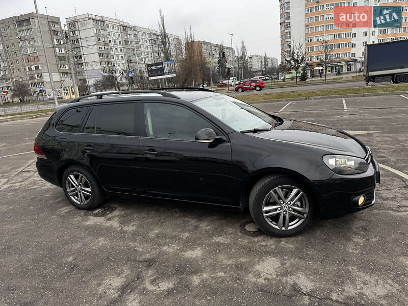 Универсал Volkswagen Golf 2010 в Ивано-Франковске