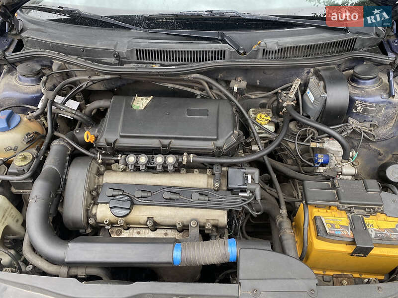 Хетчбек Volkswagen Golf 2000 в Жмеринці