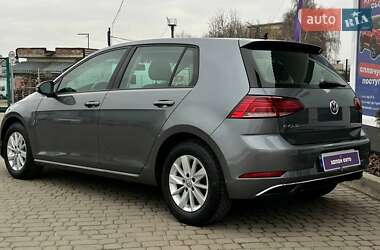 Хетчбек Volkswagen Golf 2019 в 