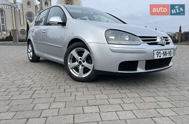 Хэтчбек Volkswagen Golf 2004 в Львове