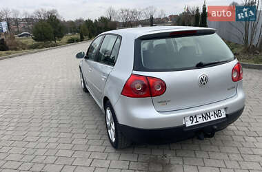 Хэтчбек Volkswagen Golf 2004 в Львове