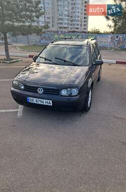 Універсал Volkswagen Golf 2005 в Миколаєві