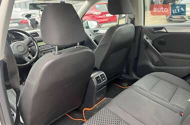 Хетчбек Volkswagen Golf 2010 в 