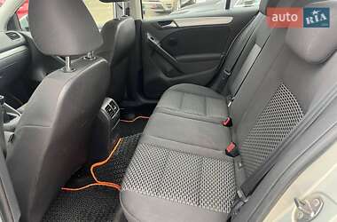 Хетчбек Volkswagen Golf 2010 в 