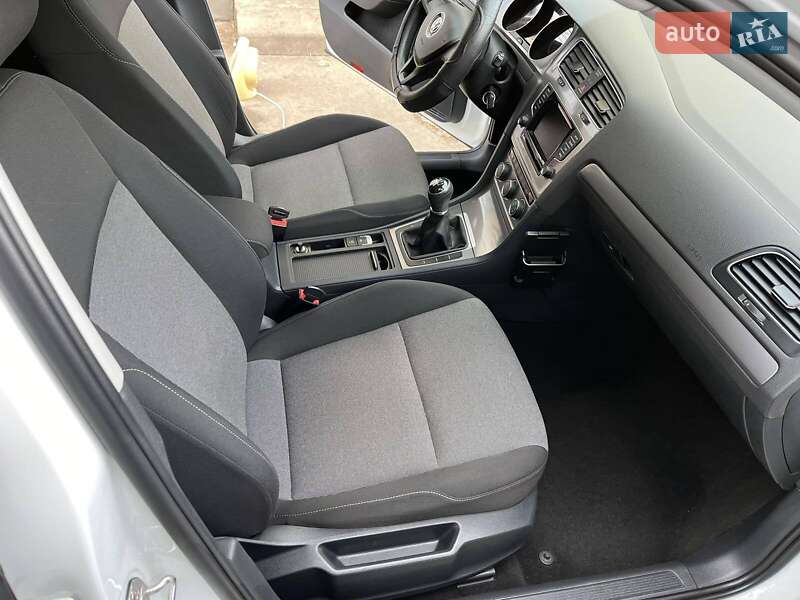 Універсал Volkswagen Golf 2015 в Красилові