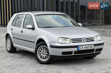 Хэтчбек Volkswagen Golf 2002 в Черновцах