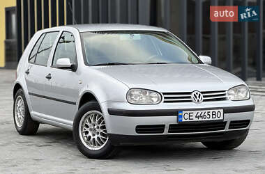 Хетчбек Volkswagen Golf 2002 в Чернівцях