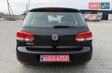 Хетчбек Volkswagen Golf 2010 в Житомирі