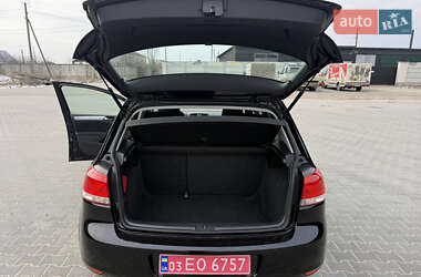 Хетчбек Volkswagen Golf 2010 в Житомирі