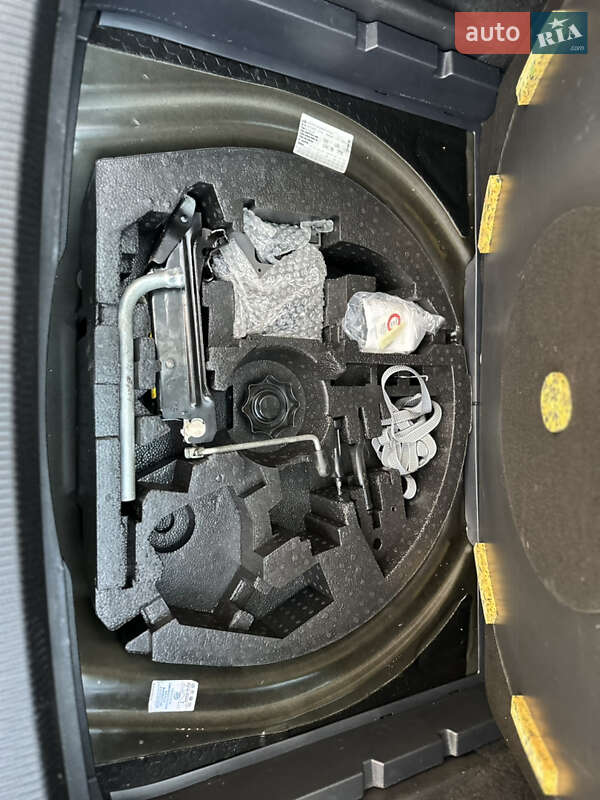 Універсал Volkswagen Golf 2011 в Заболотові