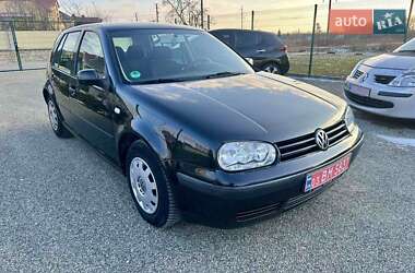 Хетчбек Volkswagen Golf 2002 в Тернополі