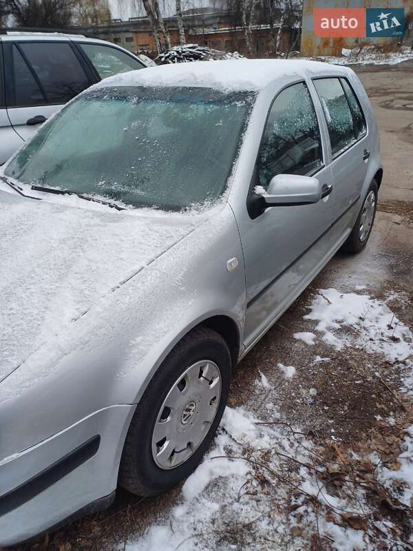 Хетчбек Volkswagen Golf 2002 в Черкасах