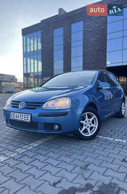 Хетчбек Volkswagen Golf 2004 в Чернівцях