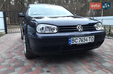 Хетчбек Volkswagen Golf 2003 в Корсунь-Шевченківському