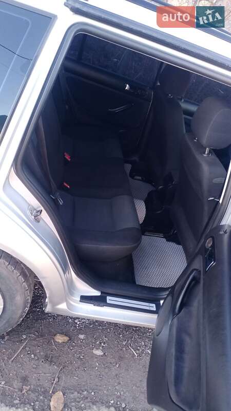 Універсал Volkswagen Golf 2003 в Вінниці