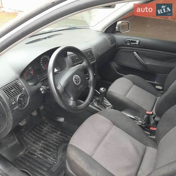 Хэтчбек Volkswagen Golf 2001 в Змиеве фото 3 Хэтчбек Volkswagen Golf 2001 в Змиеве