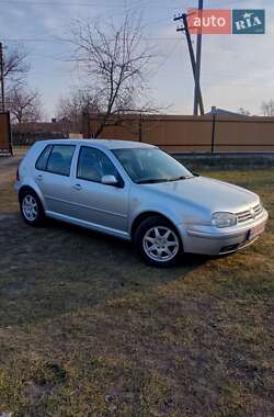 Хетчбек Volkswagen Golf 2003 в Володимирі