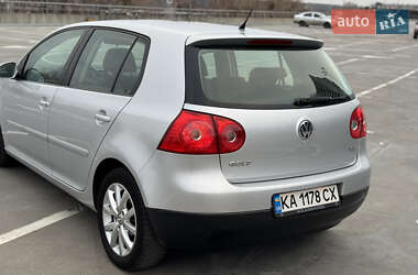 Хэтчбек Volkswagen Golf 2007 в Киеве