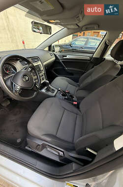 Универсал Volkswagen Golf 2016 в 