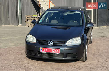 Хетчбек Volkswagen Golf 2005 в Києві