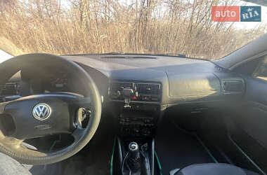 Хетчбек Volkswagen Golf 2001 в Львові