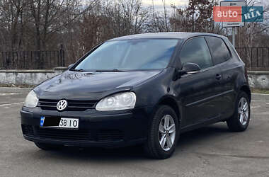 Хетчбек Volkswagen Golf 2005 в Києві