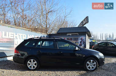 Універсал Volkswagen Golf 2013 в 