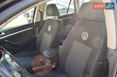 Універсал Volkswagen Golf 2013 в 