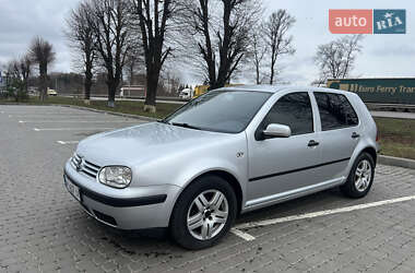 Хетчбек Volkswagen Golf 2002 в Вінниці