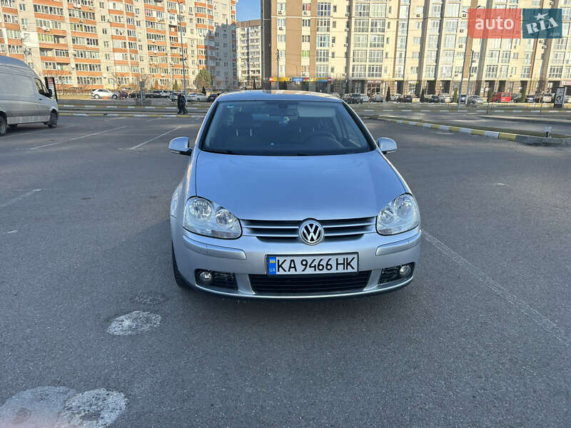 Хэтчбек Volkswagen Golf 2008 в Киеве