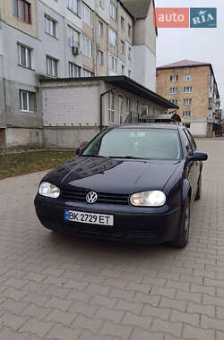 Хетчбек Volkswagen Golf 1998 в Дубні