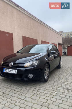 Хетчбек Volkswagen Golf 2010 в Івано-Франківську