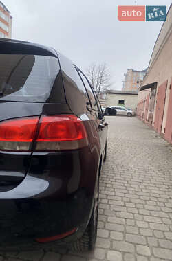 Хетчбек Volkswagen Golf 2010 в Івано-Франківську