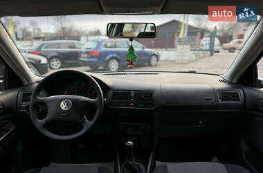 Хэтчбек Volkswagen Golf 2003 в Чернигове