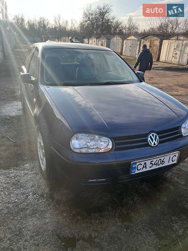 Volkswagen Golf 2000