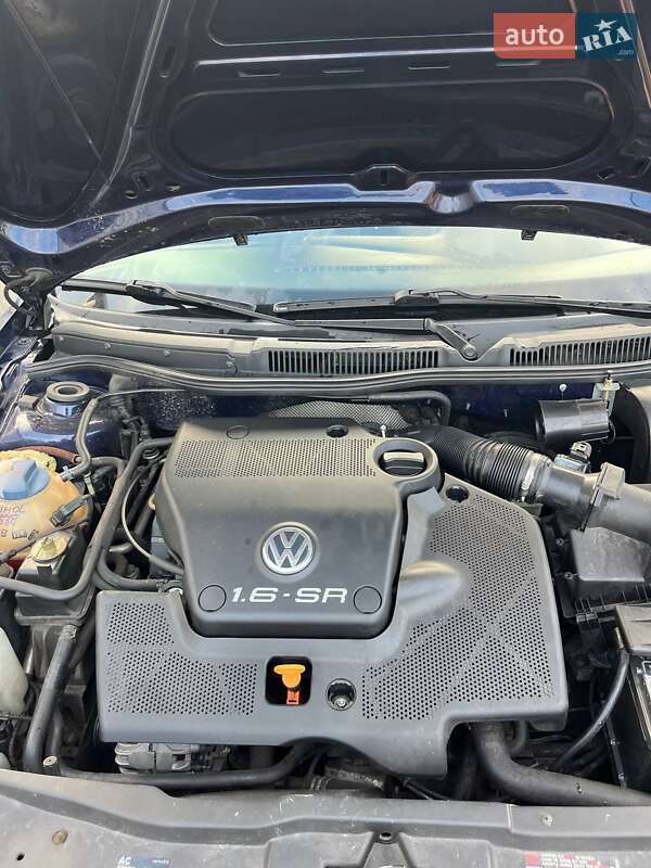 Хэтчбек Volkswagen Golf 2000 в Черкассах