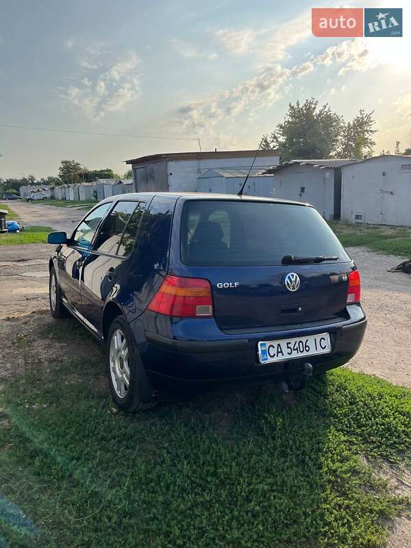 Хэтчбек Volkswagen Golf 2000 в Черкассах