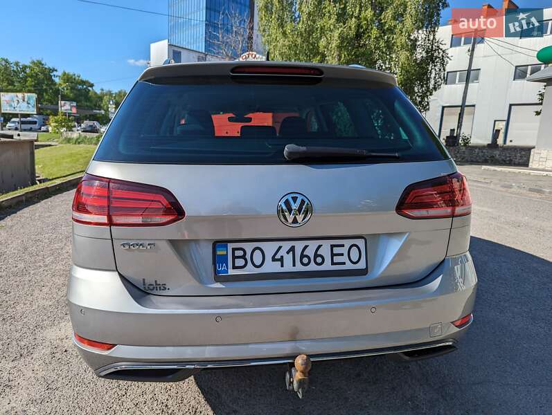 Універсал Volkswagen Golf 2018 в Тернополі