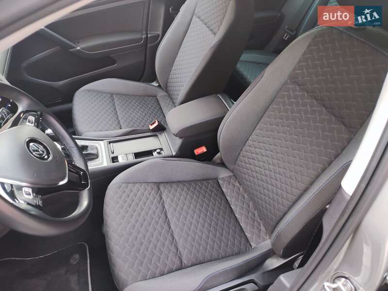 Універсал Volkswagen Golf 2018 в Тернополі