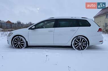 Універсал Volkswagen Golf 2018 в Києві