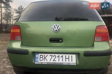 Хэтчбек Volkswagen Golf 1999 в Вараше