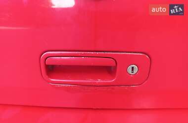Хетчбек Volkswagen Golf 2001 в 