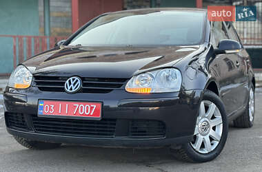 Хэтчбек Volkswagen Golf 2005 в Лубнах