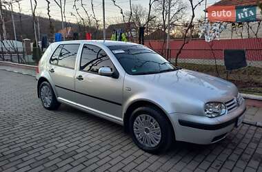 Хэтчбек Volkswagen Golf 2002 в Мукачево