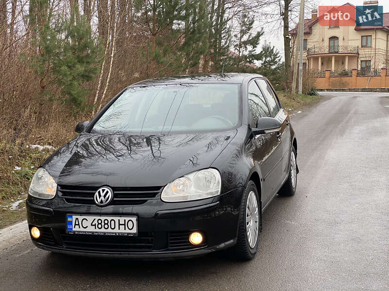 Хэтчбек Volkswagen Golf 2007 в Луцке