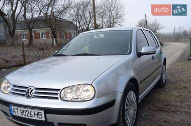 Хэтчбек Volkswagen Golf 2001 в Рогатине