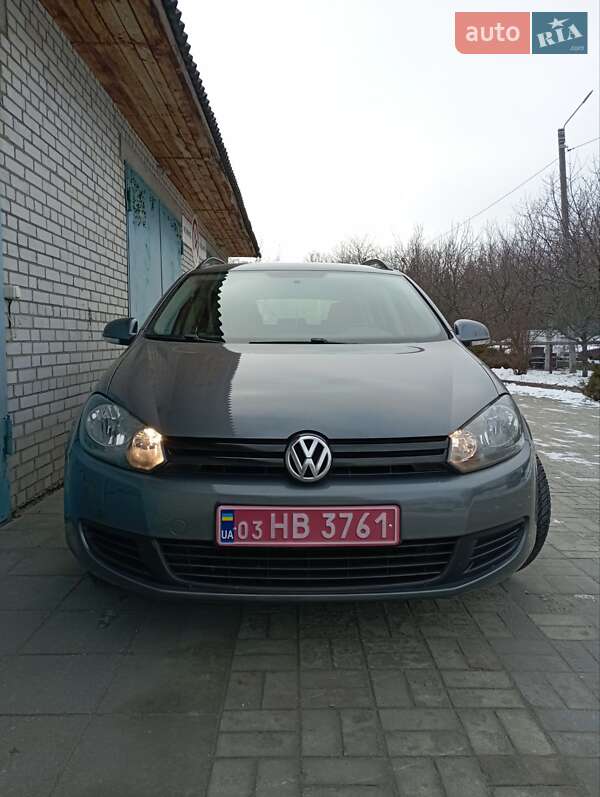 Универсал Volkswagen Golf 2009 в Сумах