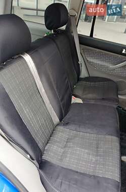 Универсал Volkswagen Golf 2001 в 